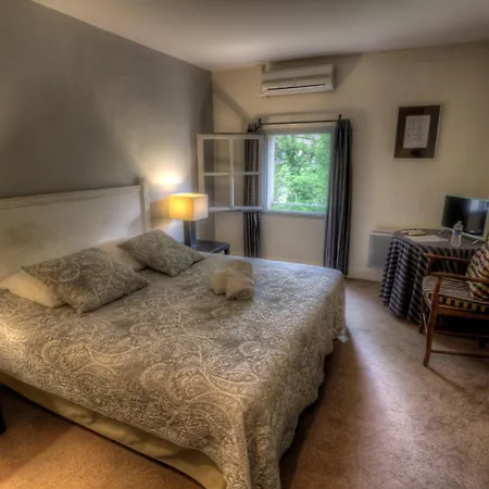Le Moulin De La Beune Hotel 3*
