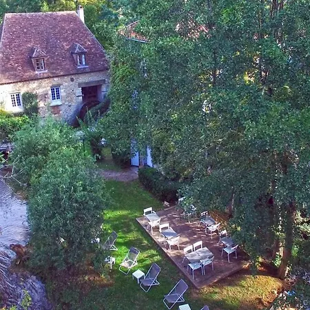 Logis Le Moulin De La Beune 호텔